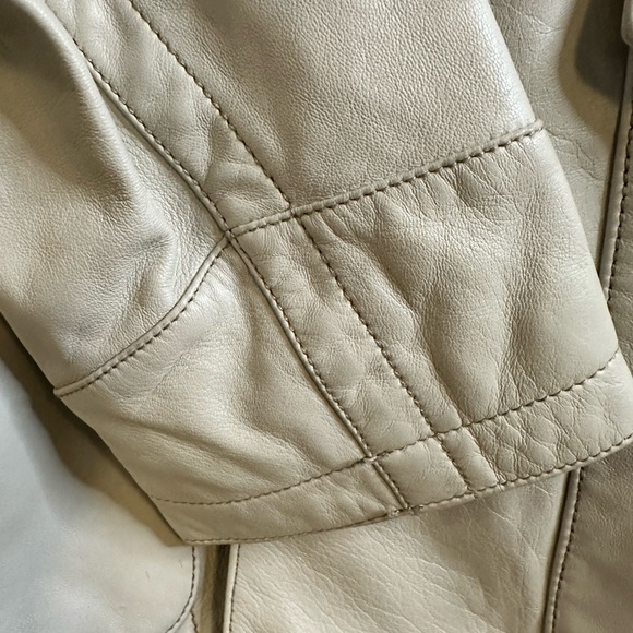 DKNY Vintage Leather Jacket.  Size XL - Picture 9 of 13